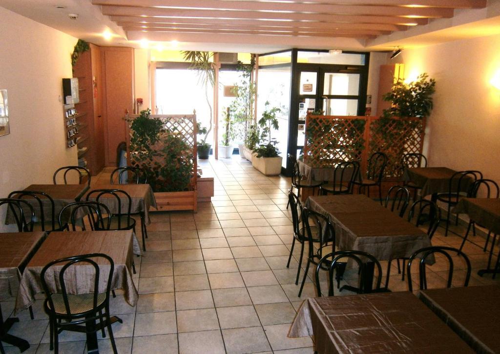 Logis Hotel Saint Jacques Valence  Bagian luar foto