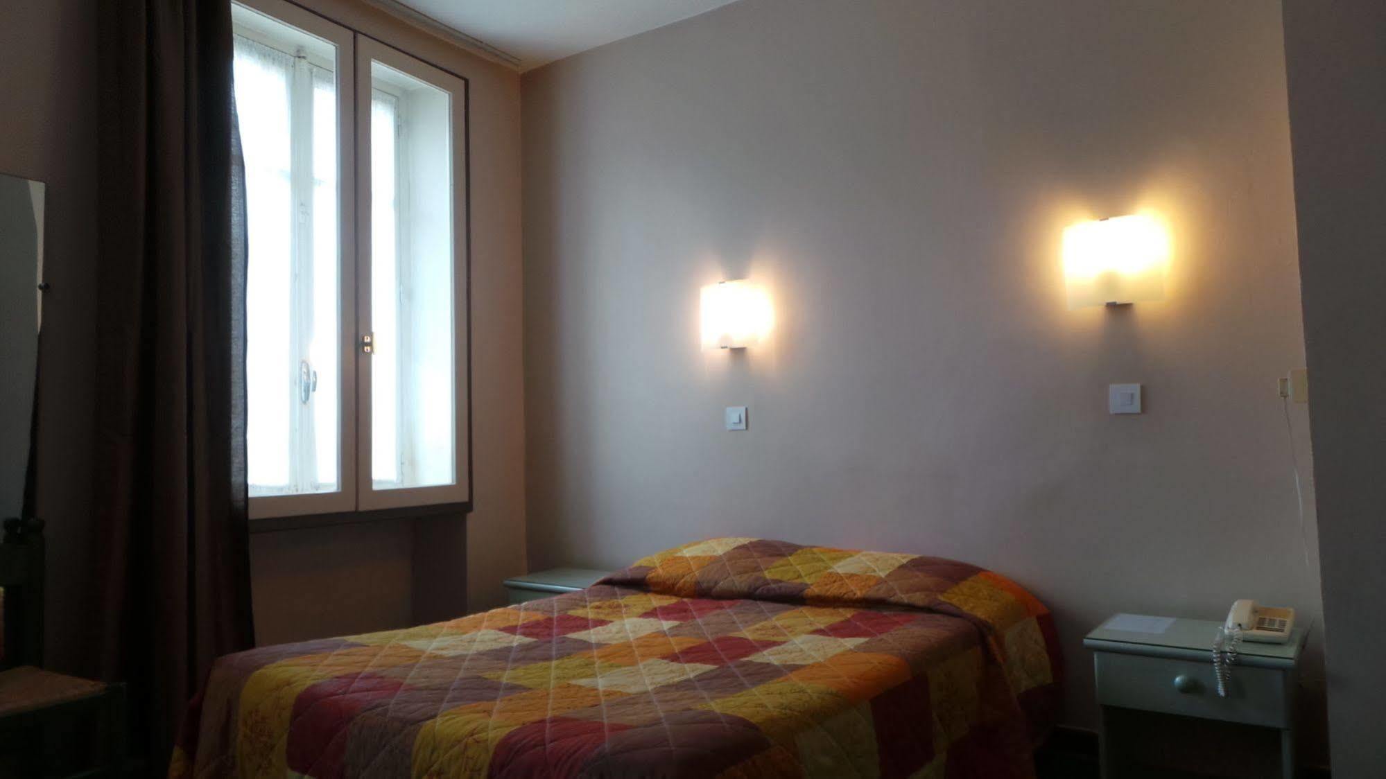 Logis Hotel Saint Jacques Valence  Bagian luar foto