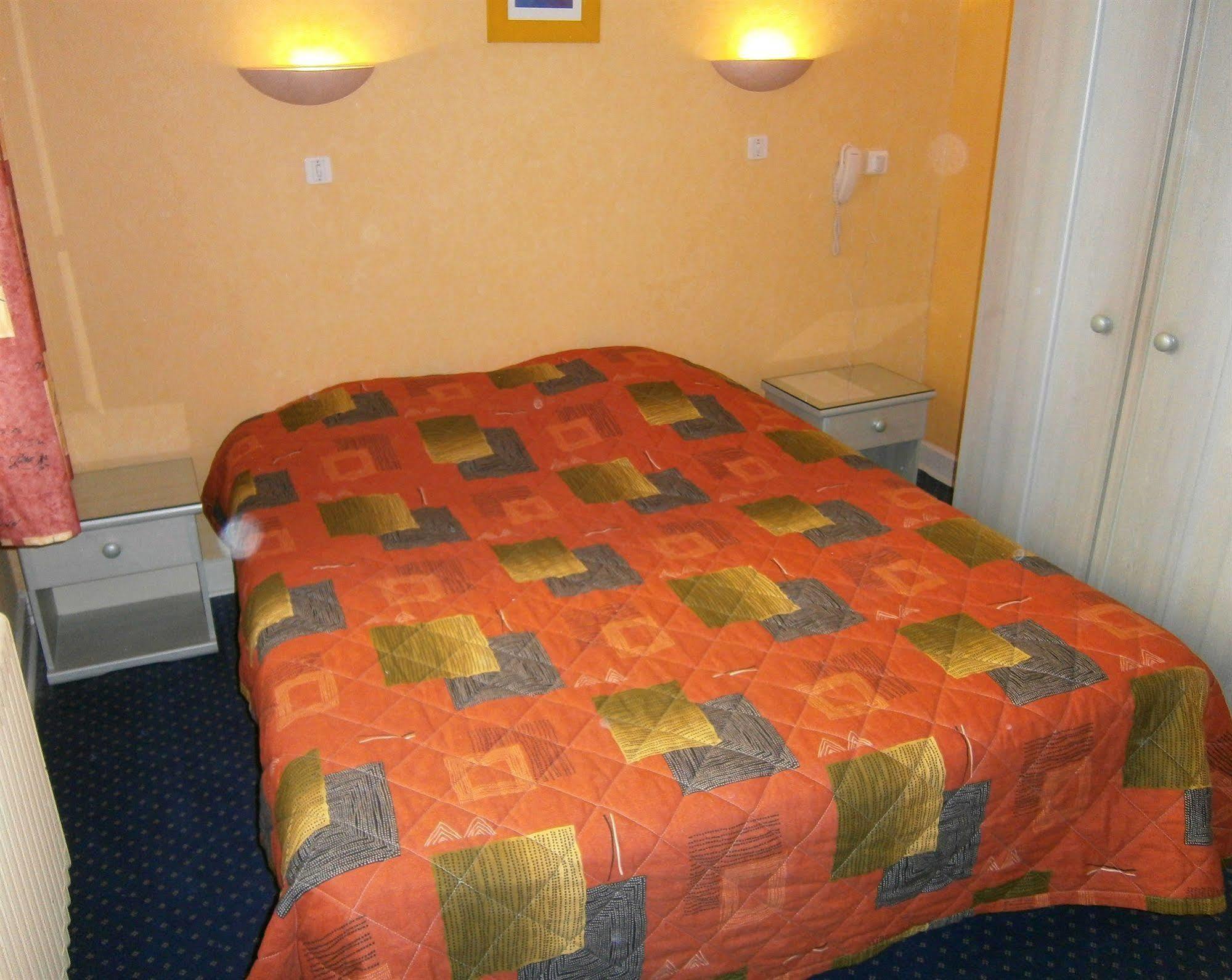 Logis Hotel Saint Jacques Valence  Bagian luar foto