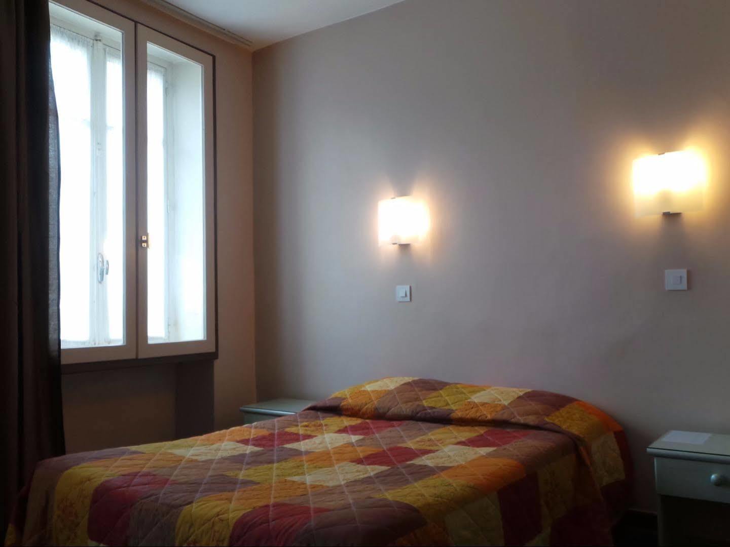 Logis Hotel Saint Jacques Valence  Bagian luar foto